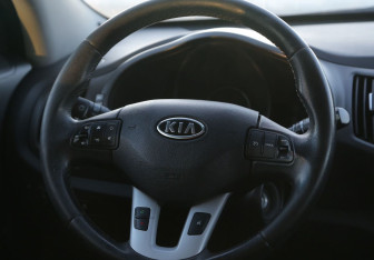 Подержанный автомобиль Kia Sportage 2010 года (16 фото)