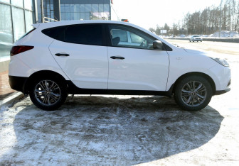 Подержанный автомобиль Hyundai ix35 2013 года (7 фото)
