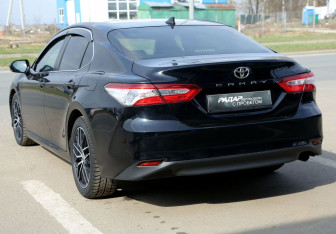 Подержанный автомобиль Toyota Camry Sedan 2018 года (4 фото)