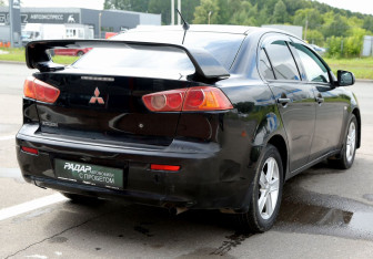 Подержанный автомобиль Mitsubishi Lancer Sedan 2008 года (6 фото)