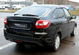 Подержанный автомобиль LADA (ВАЗ) Granta Liftback 2019 года (6 фото)