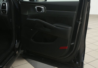 Подержанный автомобиль Kia Sorento 2022 года (18 фото)