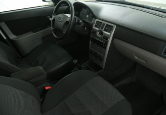 Подержанный автомобиль LADA (ВАЗ) Priora Wagon 2010 года (9 фото)