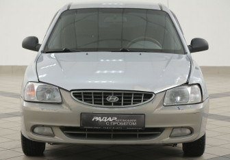 Подержанный автомобиль Hyundai Accent Sedan 2004 года (6 фото)