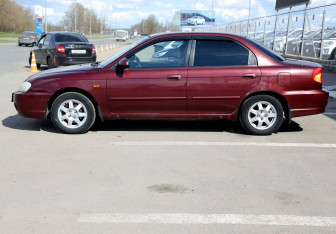 Подержанный автомобиль Kia Spectra Sedan 2007 года (8 фото)