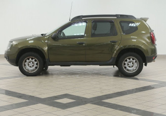 Подержанный автомобиль Renault Duster 2016 года (7 фото)