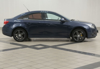 Подержанный автомобиль Chevrolet Cruze Sedan 2009 года (5 фото)