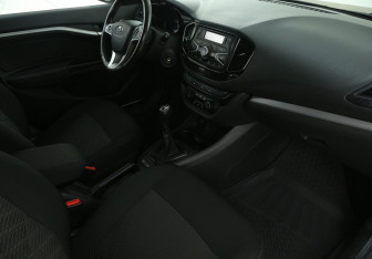 Подержанный автомобиль LADA (ВАЗ) Vesta Sedan 2021 года (9 фото)