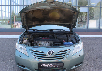 Подержанный автомобиль Toyota Camry Sedan 2006 года (16 фото)