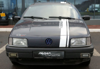 Подержанный автомобиль Volkswagen Passat Wagon 1989 года (2 фото)