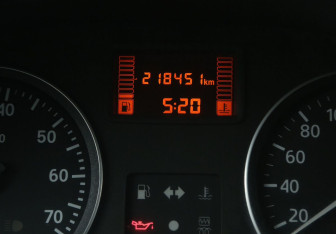 Подержанный автомобиль Renault Sandero 2010 года (17 фото)