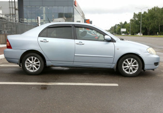 Подержанный автомобиль Toyota Corolla Sedan 2006 года (7 фото)