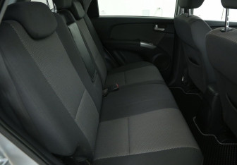 Подержанный автомобиль Kia Sportage 2010 года (11 фото)