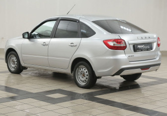 Подержанный автомобиль LADA (ВАЗ) Granta Liftback 2023 года (2 фото)