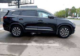 Подержанный автомобиль Chery Tiggo 8 2021 года (7 фото)