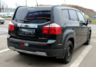 Подержанный автомобиль Chevrolet Orlando 2012 года (6 фото)