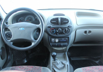 Подержанный автомобиль LADA (ВАЗ) Kalina Wagon 2009 года (13 фото)