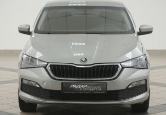 Подержанный автомобиль Skoda Rapid Liftback 2020 года (6 фото)