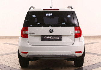 Подержанный автомобиль Skoda Yeti 2014 года (5 фото)