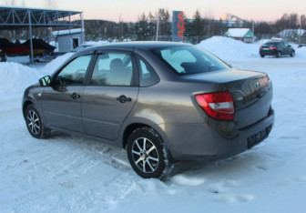 Подержанный автомобиль LADA (ВАЗ) Granta Sedan 2018 года (5 фото)