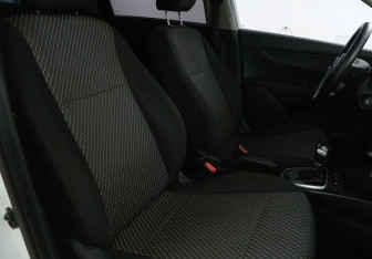 Подержанный автомобиль Kia Rio Sedan 2018 года (10 фото)