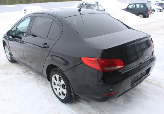Подержанный автомобиль Peugeot 408 2014 года (5 фото)