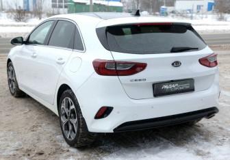 Подержанный автомобиль Kia Ceed Hatchback 2018 года (4 фото)