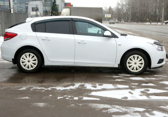 Подержанный автомобиль Chevrolet Cruze Hatchback 2012 года (7 фото)