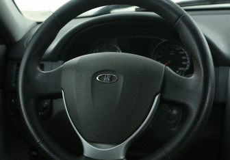 Подержанный автомобиль LADA (ВАЗ) Priora Hatchback 2012 года (16 фото)