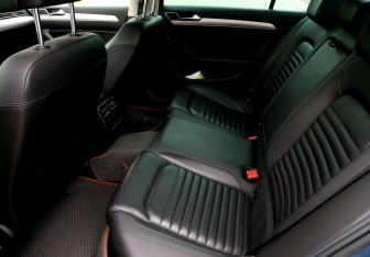 Подержанный автомобиль Volkswagen Passat Sedan 2015 года (19 фото)