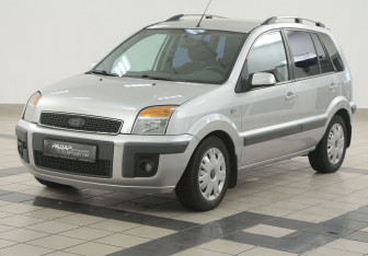 Подержанный автомобиль Ford Fusion 2008 года (8 фото)