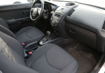Подержанный автомобиль Kia Soul 2011 года (9 фото)