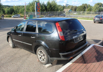 Подержанный автомобиль Ford Focus Wagon 2006 года (5 фото)