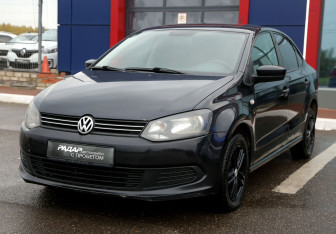 Подержанный автомобиль Volkswagen Polo Sedan 2014 года (3 фото)
