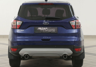 Подержанный автомобиль Ford Kuga 2017 года (3 фото)