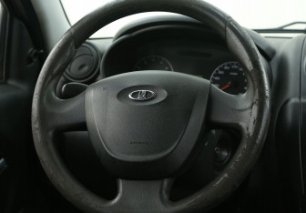 Подержанный автомобиль LADA (ВАЗ) Granta Sedan 2013 года (16 фото)