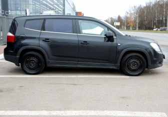 Подержанный автомобиль Chevrolet Orlando 2012 года (7 фото)