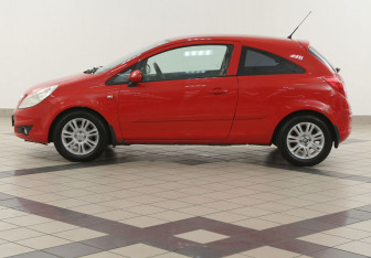 Подержанный автомобиль Opel Corsa 2007 года (7 фото)