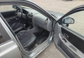 Подержанный автомобиль Hyundai Accent Sedan 2007 года (9 фото)