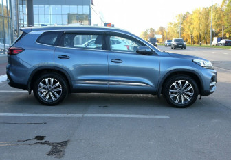 Подержанный автомобиль Chery Tiggo 8 2021 года (7 фото)