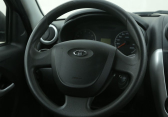 Подержанный автомобиль LADA (ВАЗ) Granta Liftback 2018 года (16 фото)