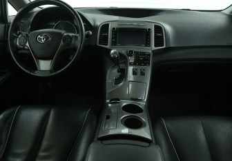Подержанный автомобиль Toyota Venza 2014 года (12 фото)