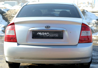 Подержанный автомобиль Kia Cerato Sedan 2006 года (5 фото)