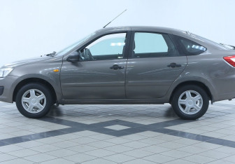 Подержанный автомобиль LADA (ВАЗ) Granta Liftback 2016 года (5 фото)