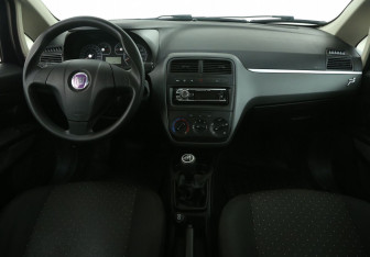 Подержанный автомобиль Fiat Punto Hatchback 2007 года (12 фото)