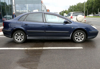 Подержанный автомобиль Citroen C5 Liftback 2002 года (7 фото)