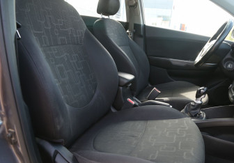 Подержанный автомобиль Kia Rio Sedan 2015 года (7 фото)