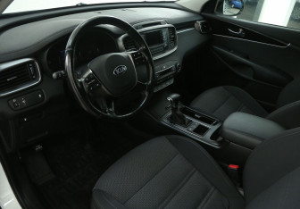 Подержанный автомобиль Kia Sorento 2019 года (12 фото)