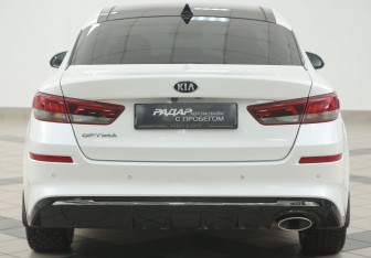 Подержанный автомобиль Kia Optima Sedan 2018 года (2 фото)