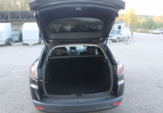 Подержанный автомобиль Renault Megane Wagon 2009 года (15 фото)